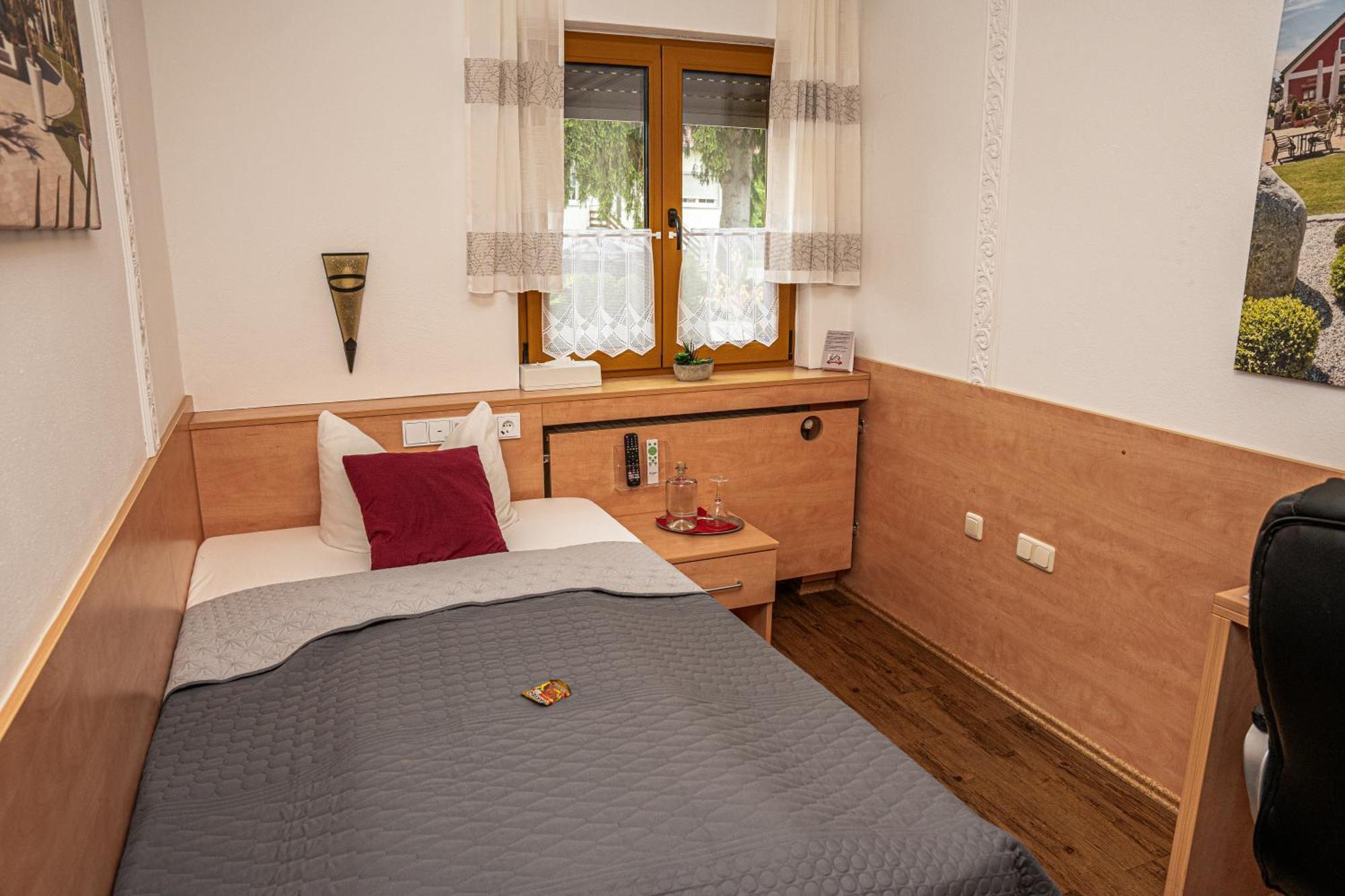Landhotel Grabinger Schwandorf Eksteriør billede